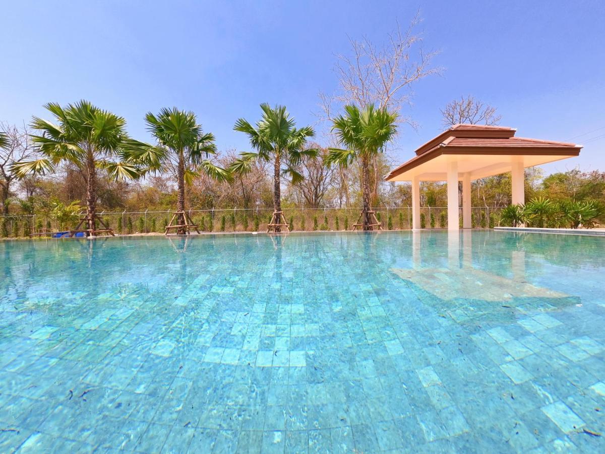 Isan Golf & Adventure Hotel Удон-Тхани Экстерьер фото