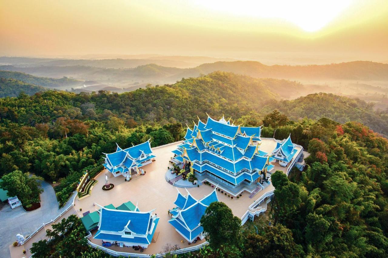 Isan Golf & Adventure Hotel Удон-Тхани Экстерьер фото