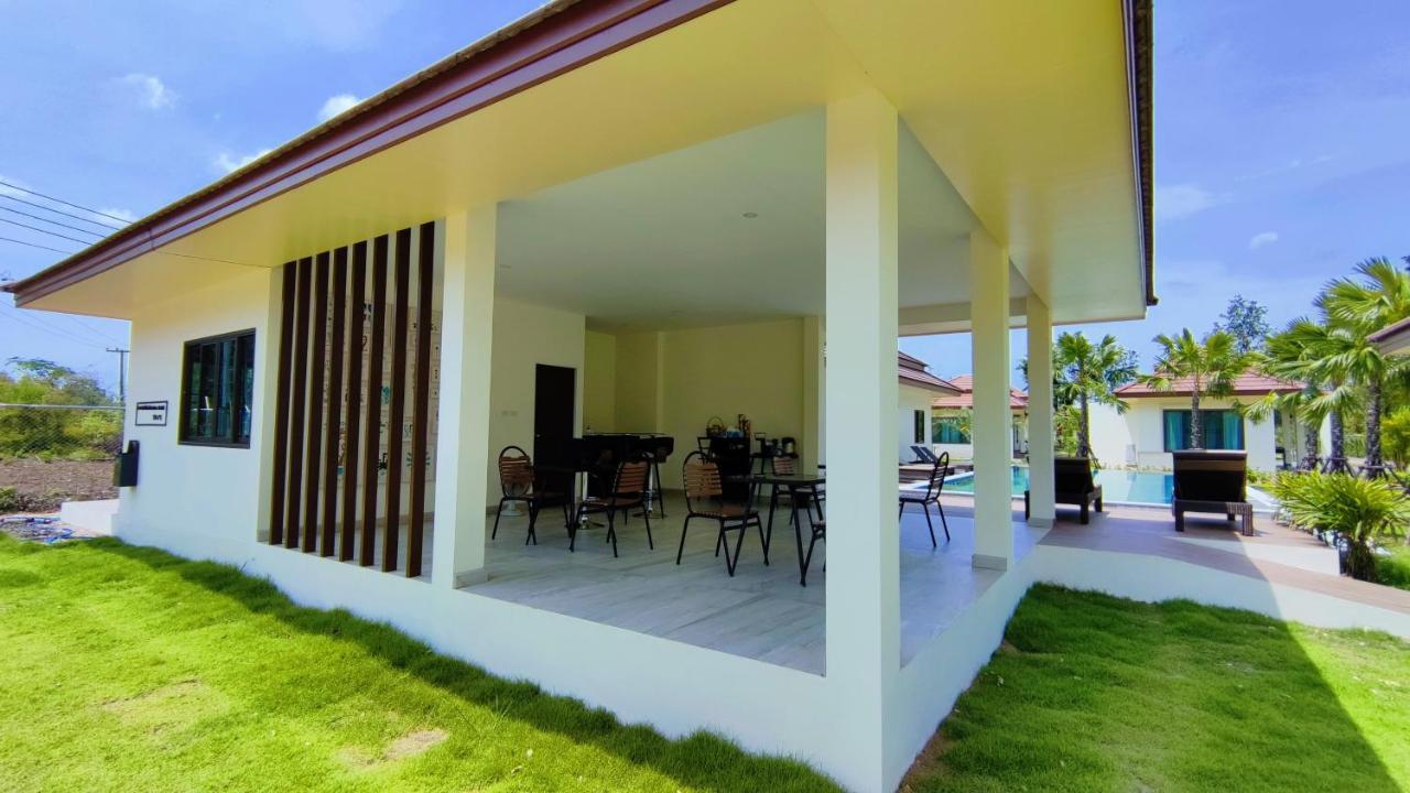 Isan Golf & Adventure Hotel Удон-Тхани Экстерьер фото