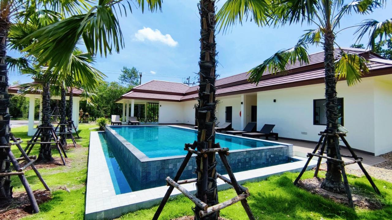 Isan Golf & Adventure Hotel Удон-Тхани Экстерьер фото