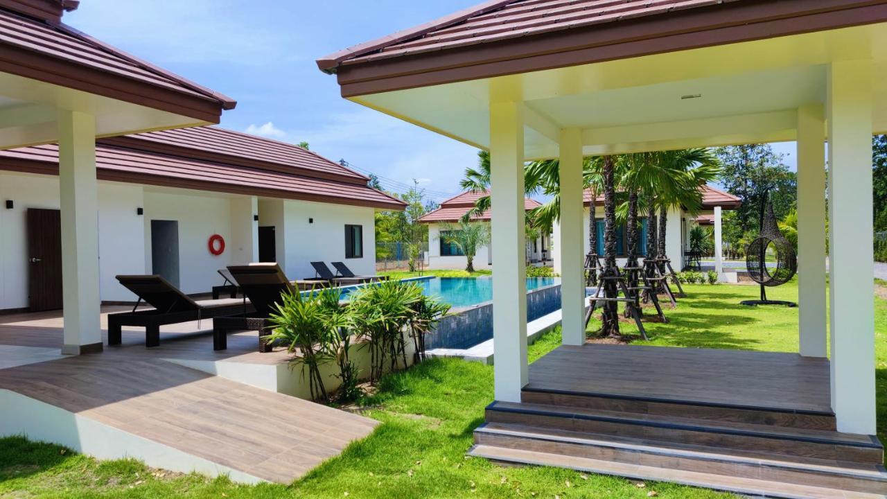 Isan Golf & Adventure Hotel Удон-Тхани Экстерьер фото