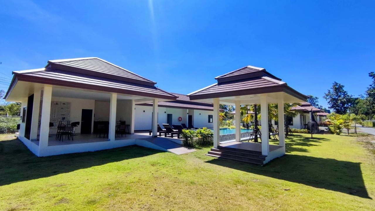 Isan Golf & Adventure Hotel Удон-Тхани Экстерьер фото