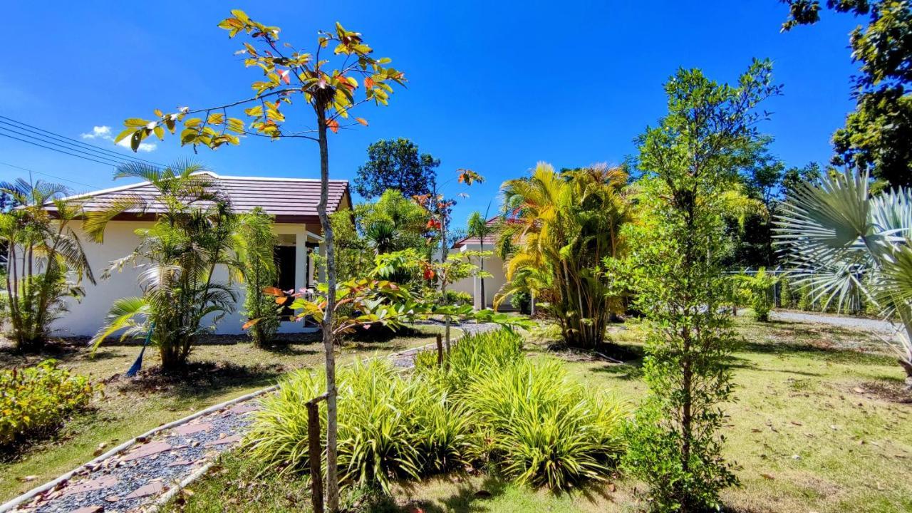 Isan Golf & Adventure Hotel Удон-Тхани Экстерьер фото