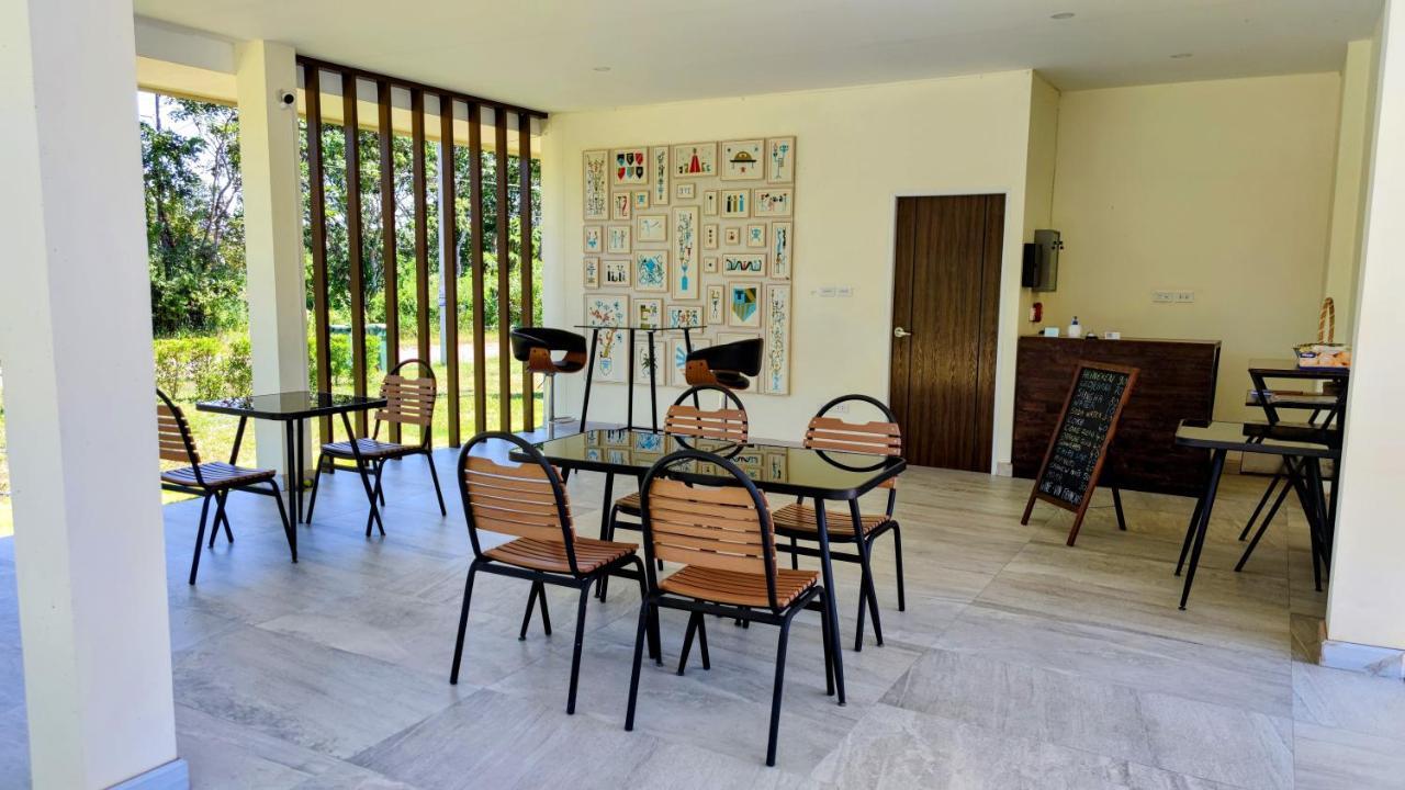 Isan Golf & Adventure Hotel Удон-Тхани Экстерьер фото