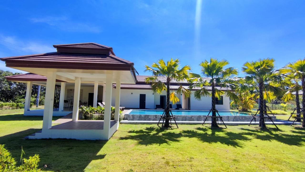 Isan Golf & Adventure Hotel Удон-Тхани Экстерьер фото