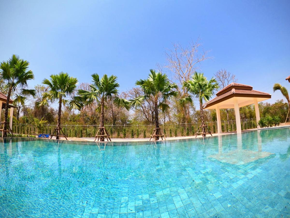 Isan Golf & Adventure Hotel Удон-Тхани Экстерьер фото