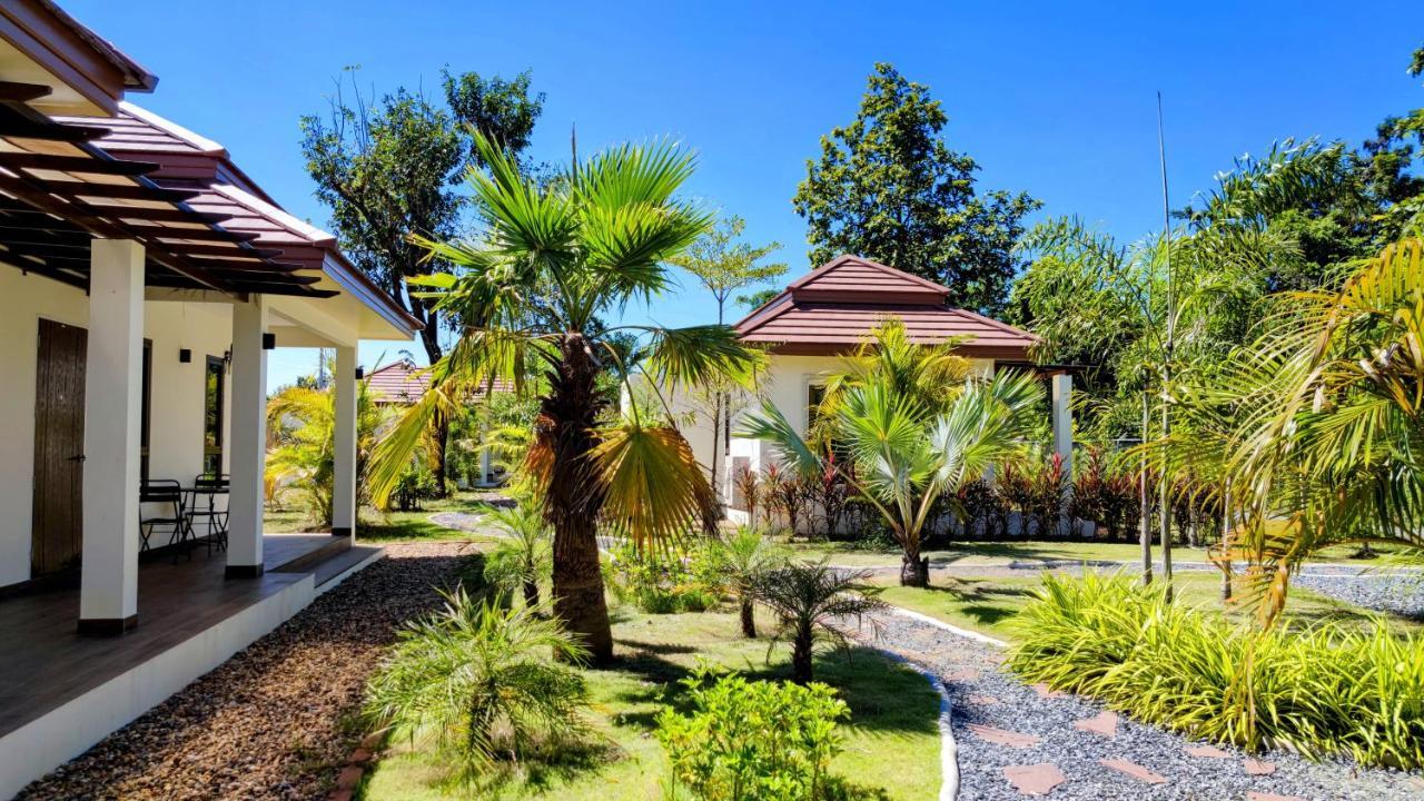 Isan Golf & Adventure Hotel Удон-Тхани Экстерьер фото